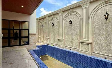 RUMAH MEGAH 3 LANTAI AMERICAN CLASIC MODERN ALA SULTAN DI BANYURADEN GAMPING