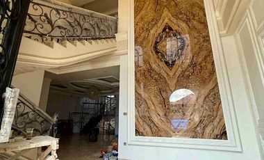 RUMAH MEGAH 3 LANTAI AMERICAN CLASIC MODERN ALA SULTAN DI BANYURADEN GAMPING