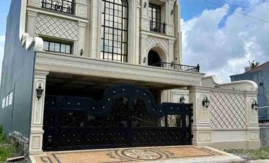 RUMAH MEGAH 3 LANTAI AMERICAN CLASIC MODERN ALA SULTAN DI BANYURADEN GAMPING