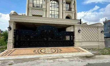 RUMAH MEGAH 3 LANTAI AMERICAN CLASIC MODERN ALA SULTAN DI BANYURADEN GAMPING