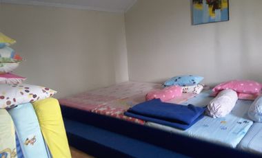 Murah !! DIJUAL VILLA GREEN APPLE CIPANAS FULL FURNISHED POSISI HOOK 2 SISI BISA UNTUK KELUARGA BESAR