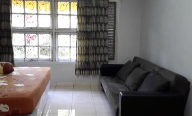 Murah !! DIJUAL VILLA GREEN APPLE CIPANAS FULL FURNISHED POSISI HOOK 2 SISI BISA UNTUK KELUARGA BESAR