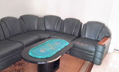 Murah !! DIJUAL VILLA GREEN APPLE CIPANAS FULL FURNISHED POSISI HOOK 2 SISI BISA UNTUK KELUARGA BESAR