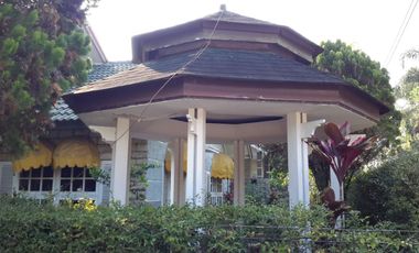 Murah !! DIJUAL VILLA GREEN APPLE CIPANAS FULL FURNISHED POSISI HOOK 2 SISI BISA UNTUK KELUARGA BESAR