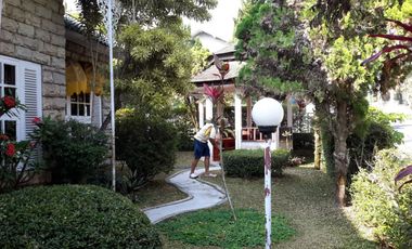 Murah !! DIJUAL VILLA GREEN APPLE CIPANAS FULL FURNISHED POSISI HOOK 2 SISI BISA UNTUK KELUARGA BESAR