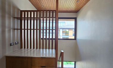 Fully Finished 5 Bedroom House For Rent Mckinley West Village BGC house for rent