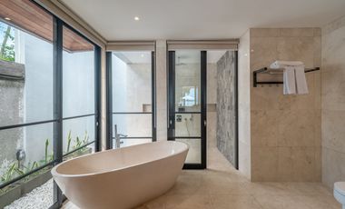 Dijual Cepat dan Disewakan Villa 2 Lantai Exclusive Hadap Pantai Pinggir Laut, Lokasi Strategis Wisata Badung Bali