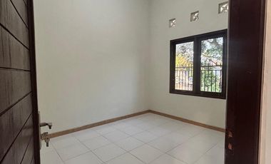 RUMAH MURAH BAGUS TERAWAT HARGA NEGO DEKAT SEKOLAH BUDI MULIA