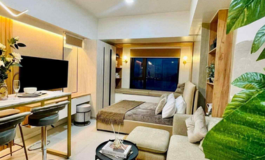 FOR SALE - GREAT DEAL‼️STUDIO FRONT SEAVIEW IN MANDANI BAY, MANDAUE CEBU. MOVE-IN READY. INTERIOR DESIGNED.