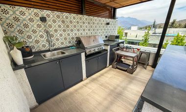 Venta Penthouse Con Rooftop, Cercano A Clinica Alemana