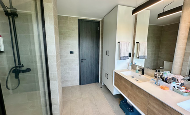 Venta Penthouse Con Rooftop, Cercano A Clinica Alemana