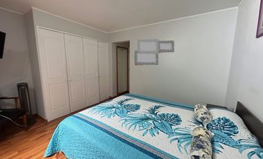 SE VENDE casa aislada de dos pisos ubicada en microbarrio cerrado de Valle Lo Campino, Quilicura.