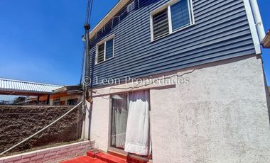 Leon Propiedades vende casa en Curacaví centro.