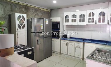 Leon Propiedades vende casa en Curacaví centro.