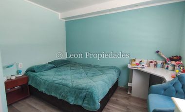 Leon Propiedades vende casa en Curacaví centro.