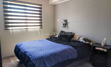 Leon Propiedades vende casa en Curacaví centro.