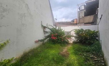 rumah hitung tanah di dalam perumahan tenang dengan harga termurah