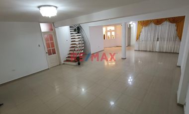 Hermosa Casa Productiva De 600 M2 En Alquiler En Nuevo Chimbote S/. 5,040.00 - $ 1,500.00