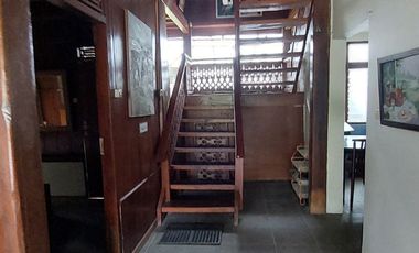 Rumah Asri Konsep Kayu 2 Lantai Pondok Hijau Bandung Utara