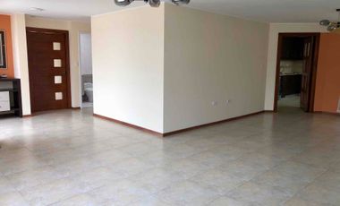 🏡 ¡Se renta amplio y moderno departamento en Ibarra!