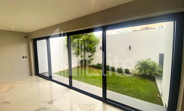 VENTA DE CASA DE LUJO NUEVA EN LOMAS DE JURIQUILLA