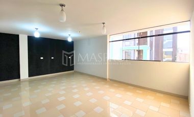 Urb. Monte Bello II – Espacio funcional y ordenado para tu negocio o equipo