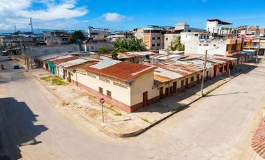 TERRENO ESQUINERO EN VENTA 827 M², PASAJE Z.CENTRO