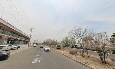 Hermosa casa en condominio, muy por debajo de su valor comercial. Blvrd de los Gobernadores 1002, Villas del Cimatario, Monte Blanco III, 76087 Santia