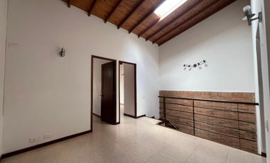 Casa en arriendo en Cumbres, Envigado