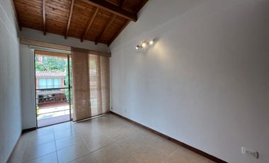 Casa en arriendo en Cumbres, Envigado