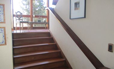 Se vende Excelente casa estilo Española, Valdivia, Chile