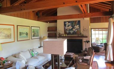 Se vende Excelente casa estilo Española, Valdivia, Chile