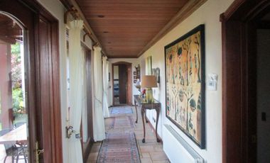 Se vende Excelente casa estilo Española, Valdivia, Chile