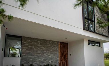 Hermosa casa en venta  por debajo de su valor en Zona Real fraccionamiento Privanza Coto senda acabados de Lujo.
