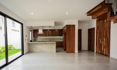 Hermosa casa en venta  por debajo de su valor en Zona Real fraccionamiento Privanza Coto senda acabados de Lujo.