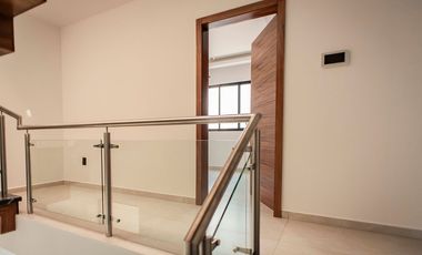 Hermosa casa en venta  por debajo de su valor en Zona Real fraccionamiento Privanza Coto senda acabados de Lujo.