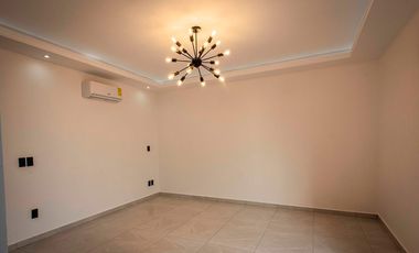 Hermosa casa en venta  por debajo de su valor en Zona Real fraccionamiento Privanza Coto senda acabados de Lujo.