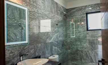 Hermosa casa en venta  por debajo de su valor en Zona Real fraccionamiento Privanza Coto senda acabados de Lujo.