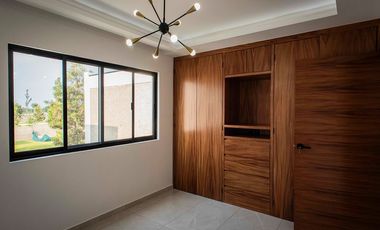 Hermosa casa en venta  por debajo de su valor en Zona Real fraccionamiento Privanza Coto senda acabados de Lujo.