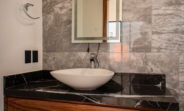 Hermosa casa en venta  por debajo de su valor en Zona Real fraccionamiento Privanza Coto senda acabados de Lujo.