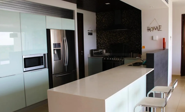 Vendo Departamento Penthouse en Yucatán Country Club, Mérida, Yucatán, de 260 m2 de construcción.