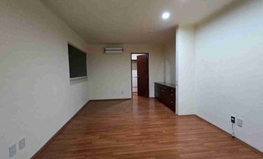 CASA EN VENTA EN PRIVADA LAS HACIENDAS RECIÉN REMODELADA