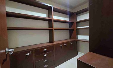 CASA EN VENTA EN PRIVADA LAS HACIENDAS RECIÉN REMODELADA