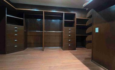 CASA EN VENTA EN PRIVADA LAS HACIENDAS RECIÉN REMODELADA