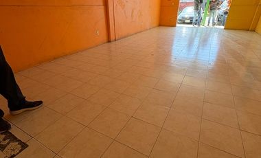 LOCAL COMERCIAL EN PLAZA
