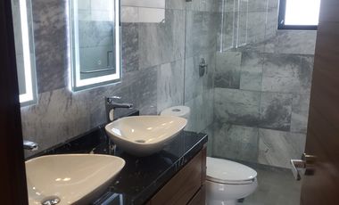 Hermosa casa en venta en Privanza Coto senda con los mejores acabados, por debajo de su valor