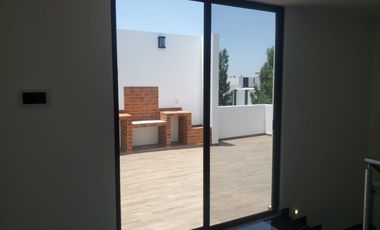 Hermosa casa en venta en Privanza Coto senda con los mejores acabados, por debajo de su valor