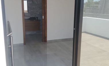 Hermosa casa en venta en Privanza Coto senda con los mejores acabados, por debajo de su valor