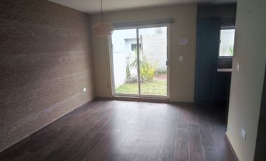 CASA EN RENTA 3 RECAMARAS 2 NIVELES EN PRIVADA CON CONTROL DE ACCSESO.