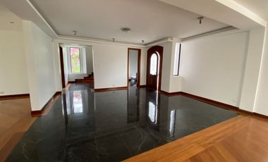 Casa San Isidro 2 , 602 ,75mts.habitables.Suite independiente, 5 parqueaderos. 1850,00 incluido alícuota. Precio venta: $495.000,00